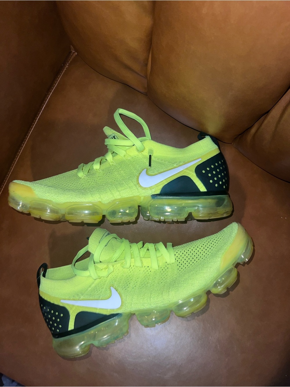 Nike Air VaporMax Flyknit 2 sneakers vibrant Volt/translucent sole men’s size 12